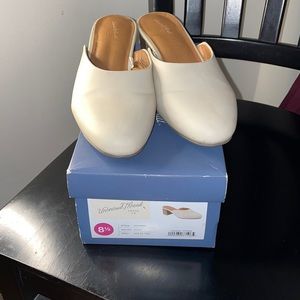 Universal Thread Avianna Low Vamp Kitten